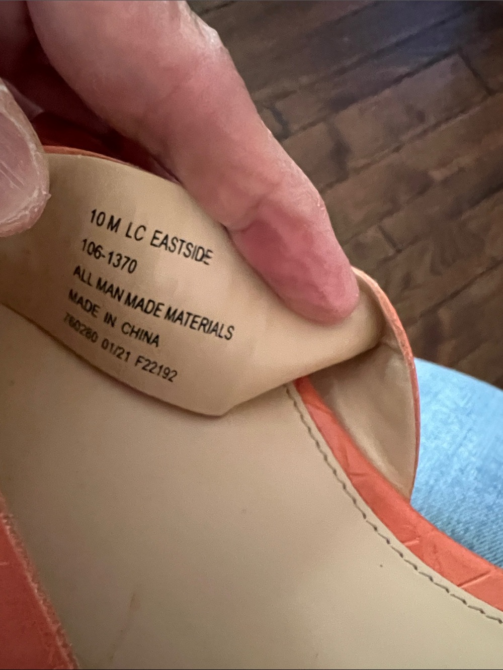 Liz Claiborne Coral Textured Cross-Strap Espadrille Sandals. cls 1 - Picture 2 of 4